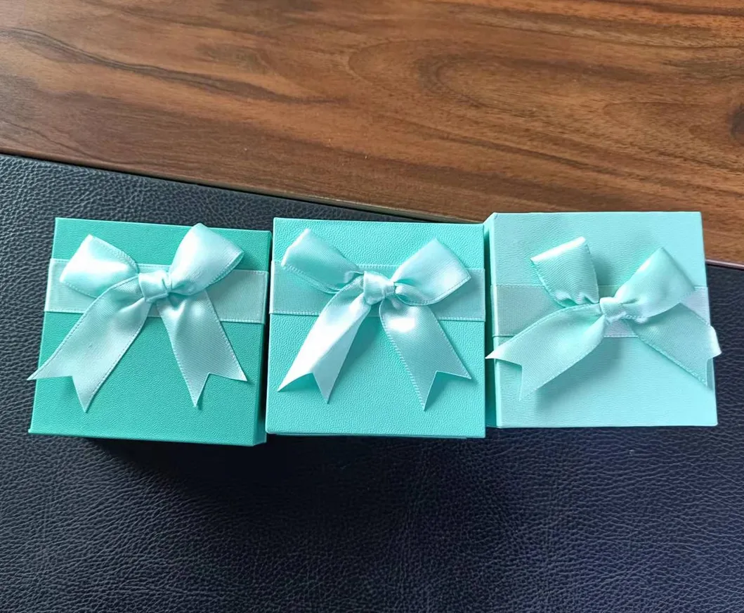 Caixa de presente de papel para joias com logotipo impresso personalizado, base de gaveta de luxo, com inserto de espuma EVA para colar, anel, brincos e pulseira