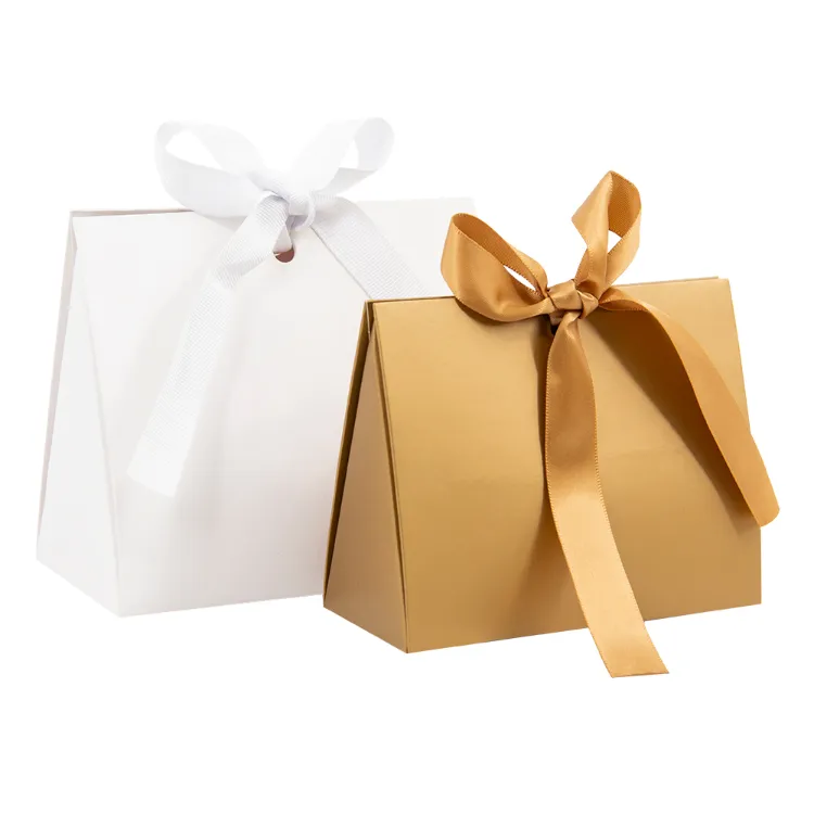 Saco de embalagem para presente em papel laminado brilhante nas cores dourado e branco, tamanho personalizado à venda