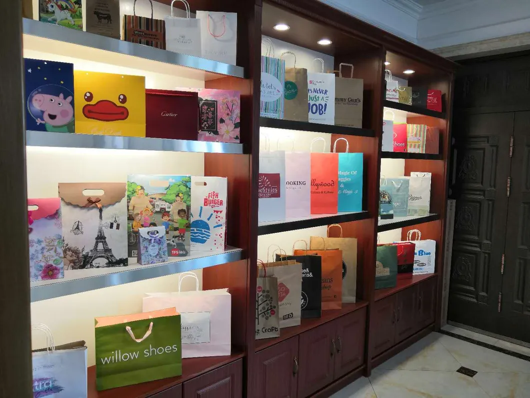 Sala de amostras - Bolsas de papel kraft de luxo personalizadas para compras
