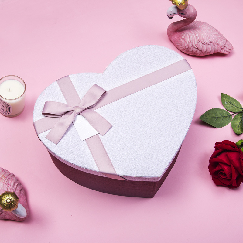 Caixa de presente em forma de coração rígida de papelão de luxo personalizada para o Dia dos Namorados