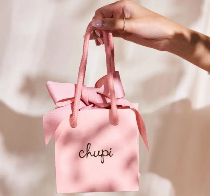 Bolsas de presente de papel de luxo personalizadas com elegante estampagem em foil dourado 4