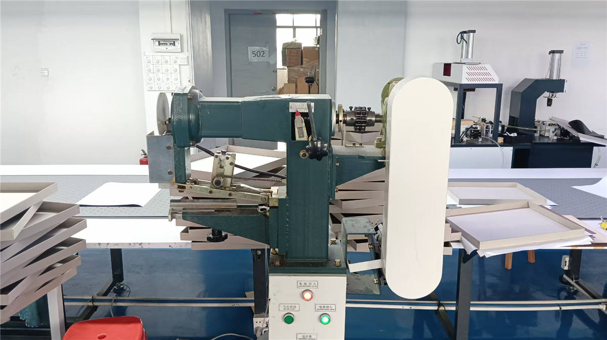 Máquina de Colagem Automática de Forro de Papel Interno