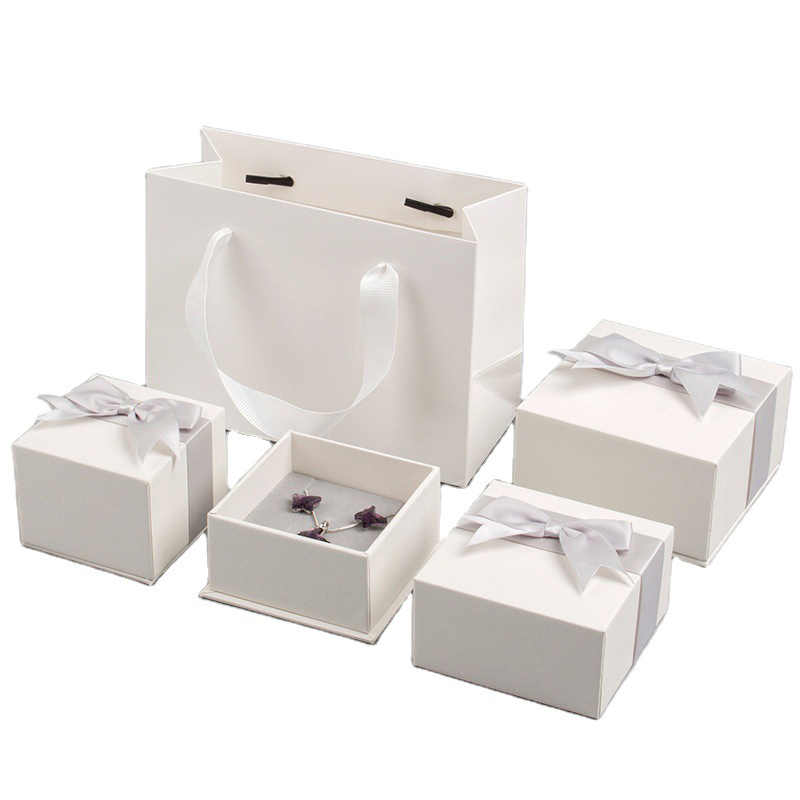 Caixa de presente de papel para joias com logotipo impresso personalizado, base de gaveta de luxo, com inserto de espuma EVA para colar, anel, brincos e pulseira
