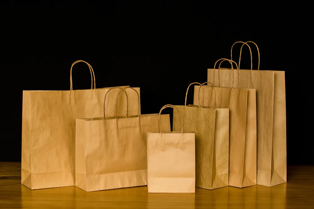 Embalagem de presente de luxo personalizada, sacola de papel kraft marrom impressa com alça
