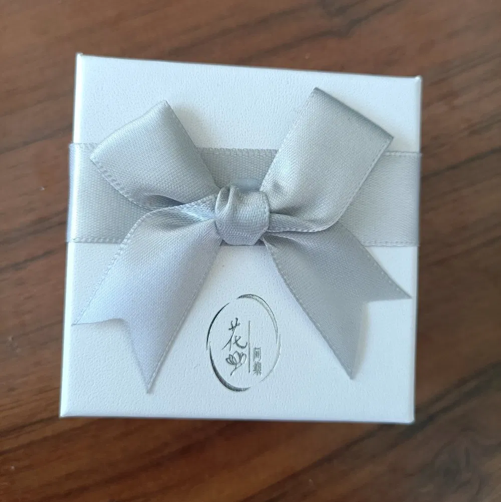 Caixa de presente de papelão com tampa e base para exibição de colar, anel, pulseira e brinco - Foto de Cliente