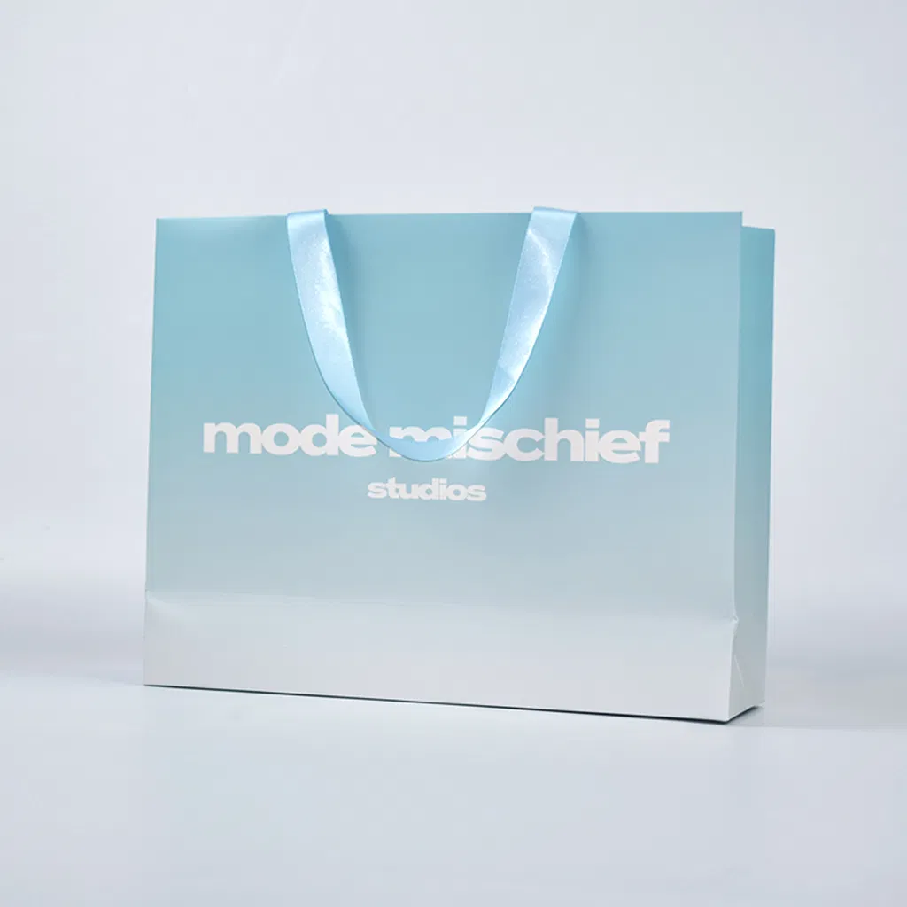 Saco de Papel Luxuoso Ecológico com Alça Personalizado com Logo Impresso para Embalagem de Joias e Cosméticos em Boutique