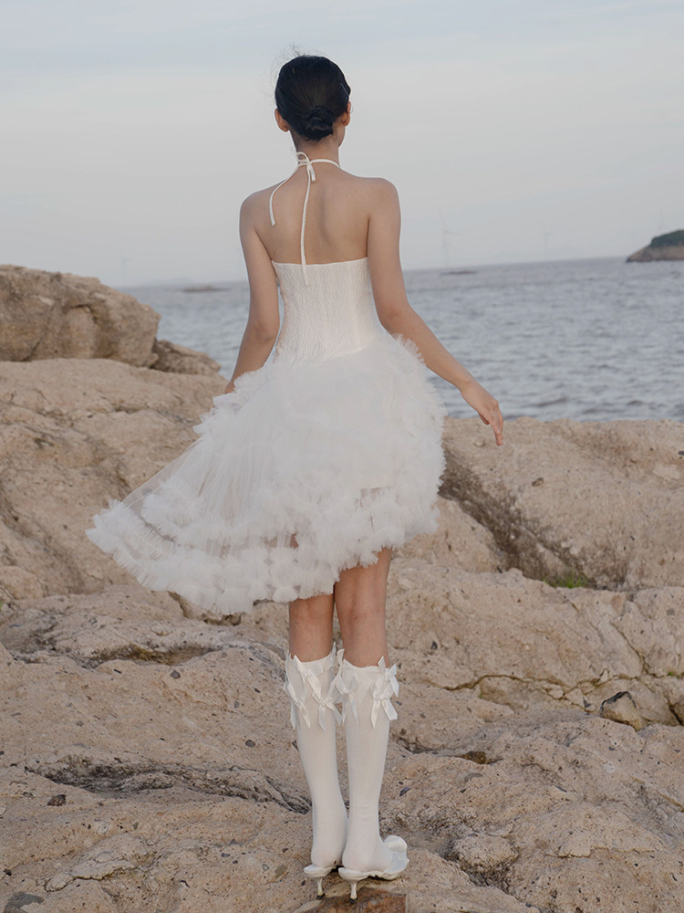 White Ballet Style Sweet Halter Neck Petite Ball Gown Princess Puffy Short Cashmere Light Wedding Dress Ruffles Knee Sleeveless