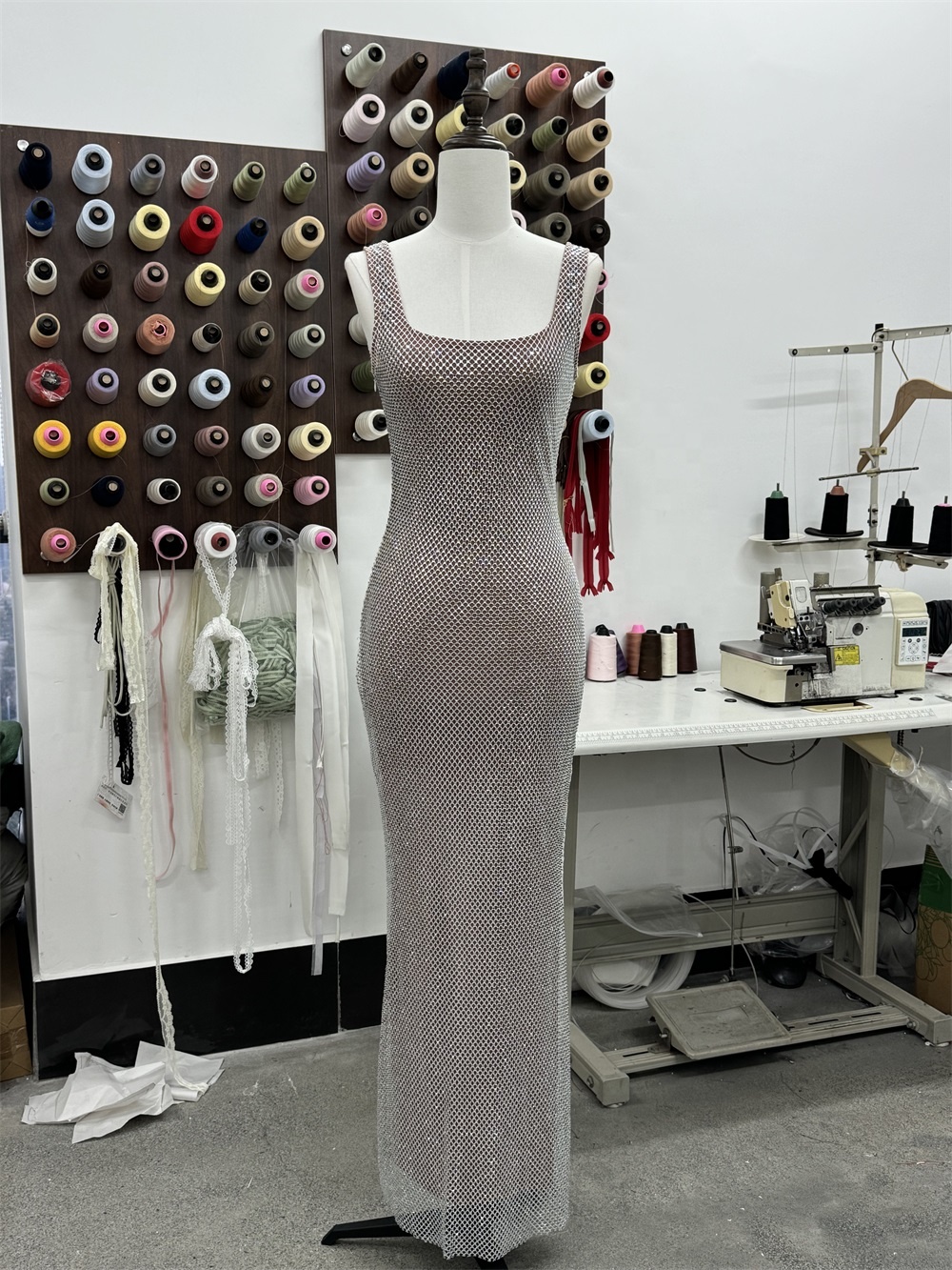 OEM Custom Sexy Backless Bodycon Dress Rhinestone Formal Wear Shiny Sleeveless Club Party Gown Vestidos Elegant Evening Dress
