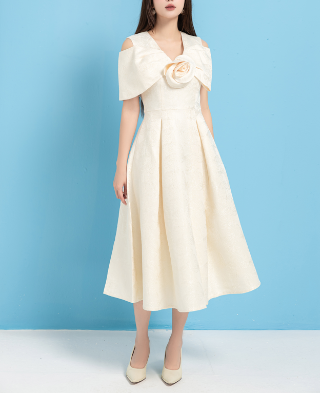Elegant Women Dress Detail 3
