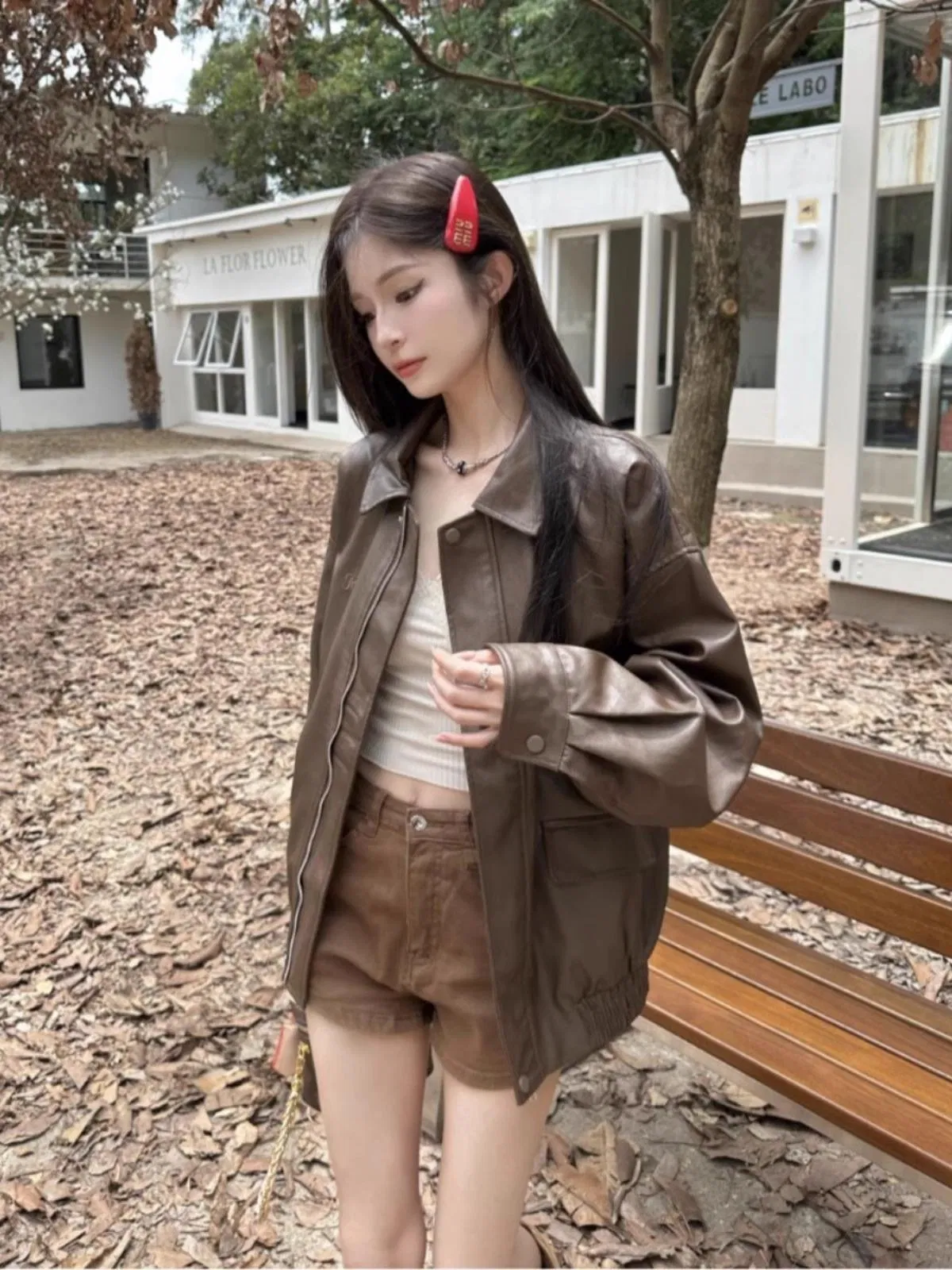 2025 Women's Retro Motorcycle Coat Smooth Faux Leather Turn-Down Collar Zip-up Design Casual Outerwear for Spring Season