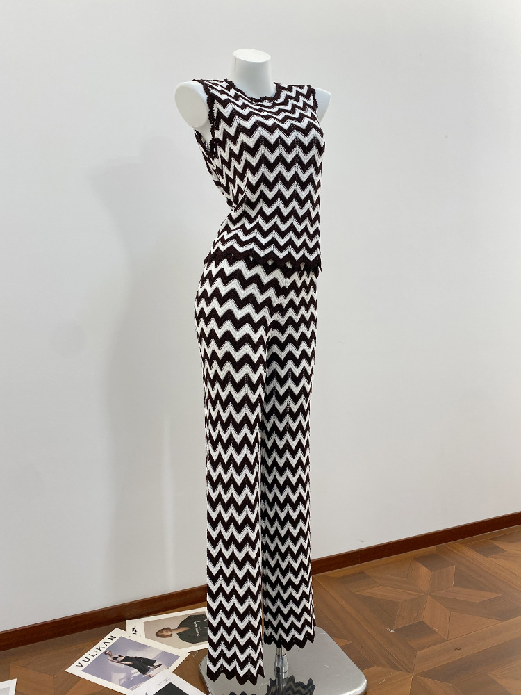 2026 Spring/Summer New Arrival: Elegant Ruffled-Trim Wavy-Hem Vest &amp; Trousers Set