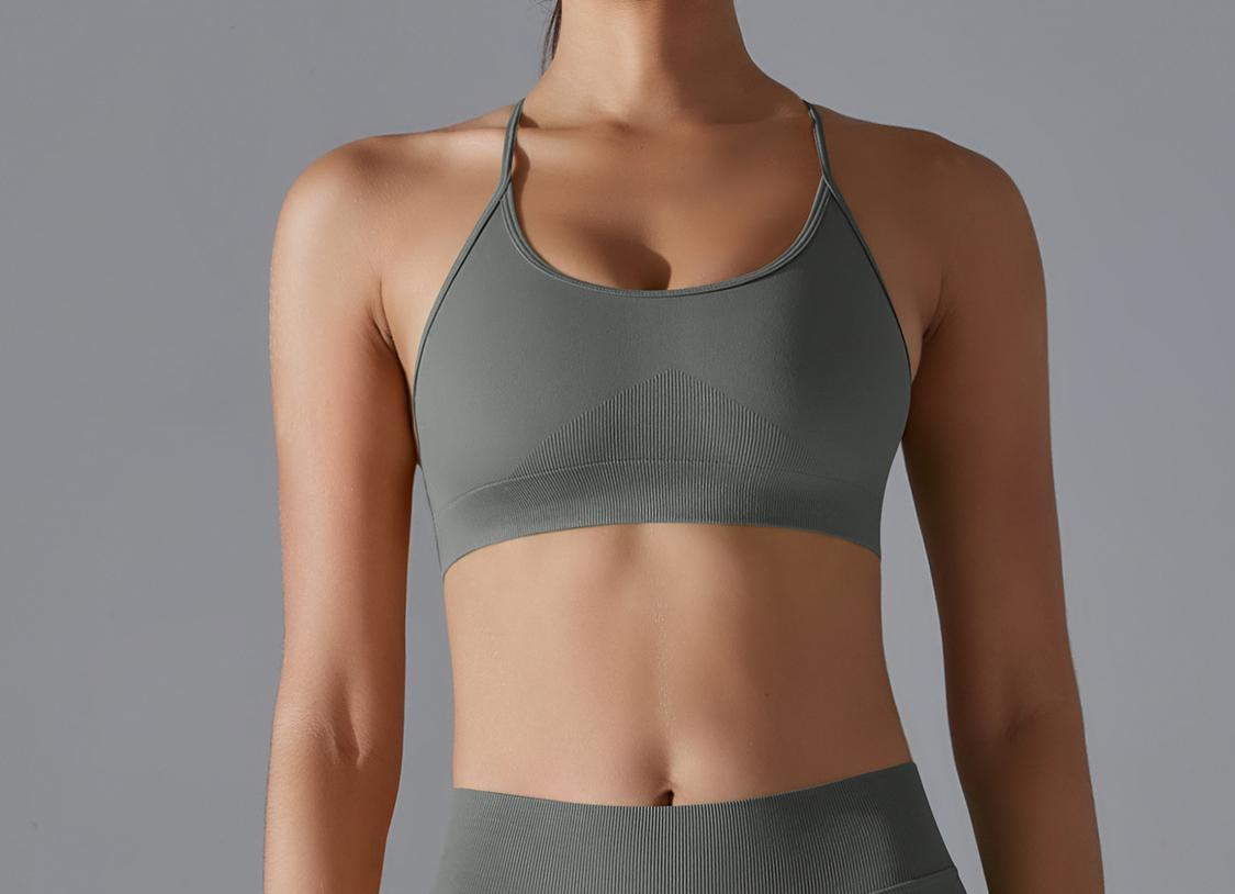 Seamless active fitness style