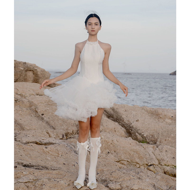 White Ballet Style Sweet Halter Neck Petite Ball Gown Princess Puffy Short Cashmere Light Wedding Dress Ruffles Knee Sleeveless
