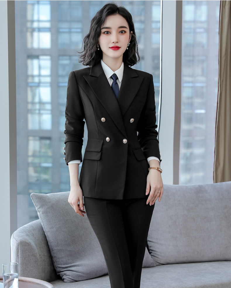 Business suit detail 1