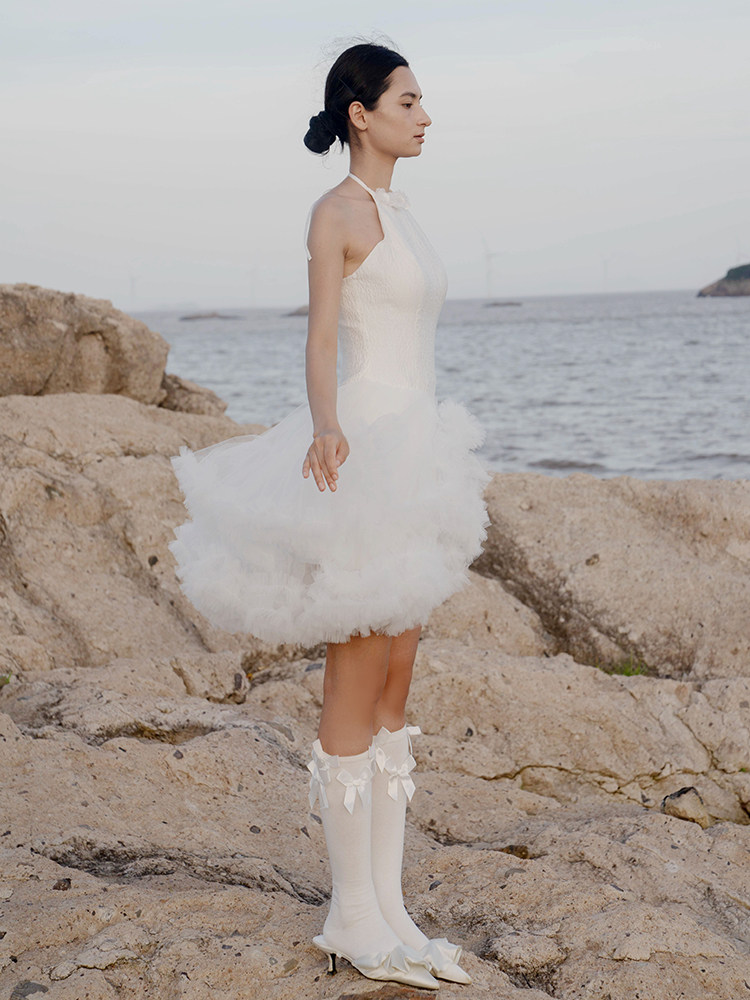 White Ballet Style Sweet Halter Neck Petite Ball Gown Princess Puffy Short Cashmere Light Wedding Dress Ruffles Knee Sleeveless