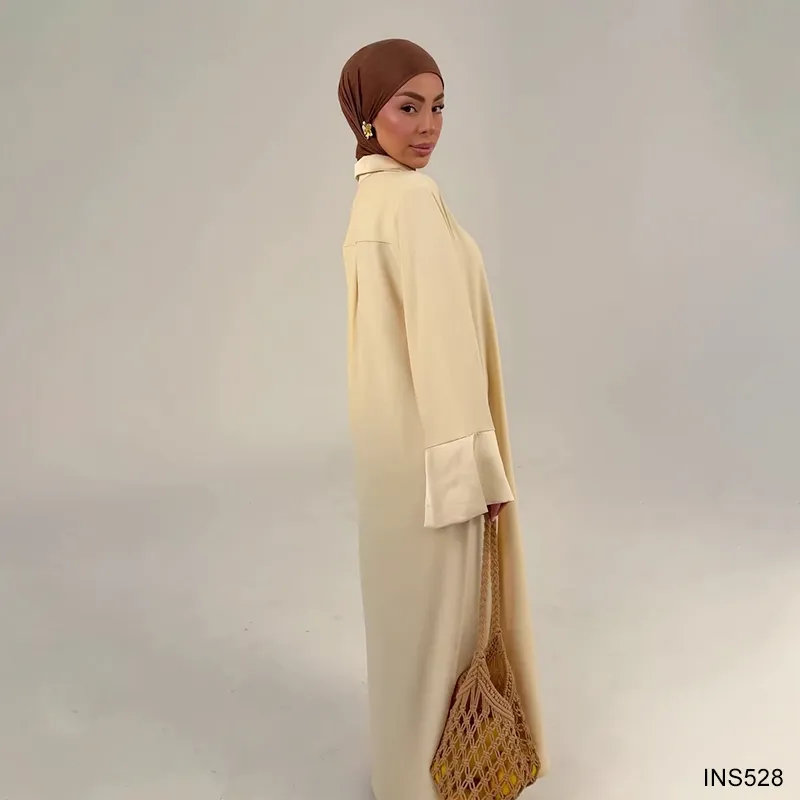Elegant Women's Solid Color Abaya with Polo Collar for Modest Fashion