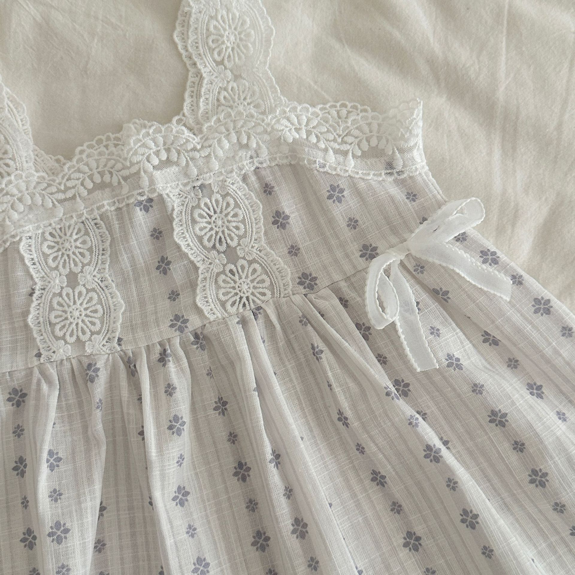 2026 INS Style Summer Infant and Toddler Clothes Vertical Stripe Small Flower Lace Camisole Dress Baby Girl Bow Strap Dresses
