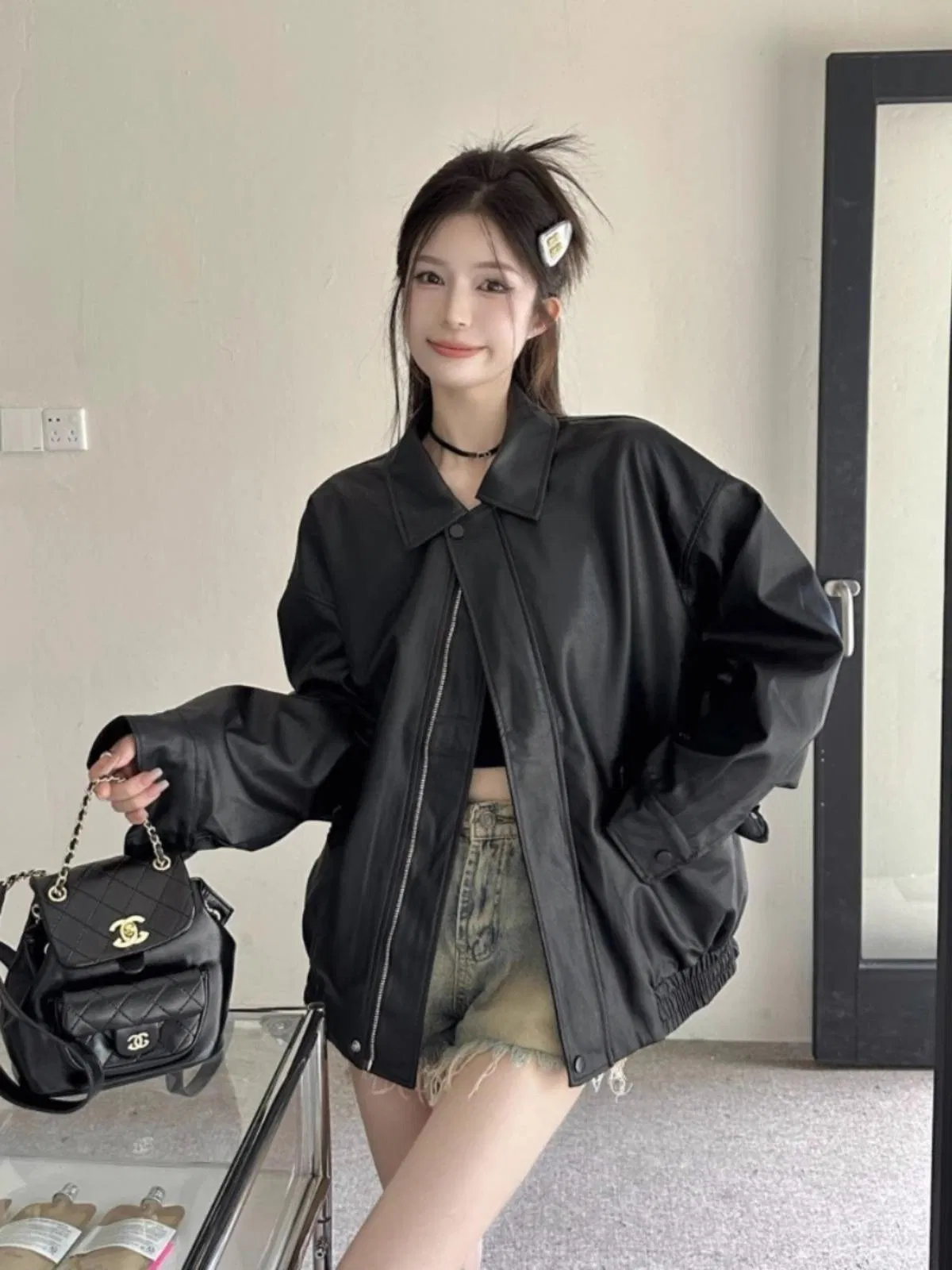 2025 Women's Retro Motorcycle Coat Smooth Faux Leather Turn-Down Collar Zip-up Design Casual Outerwear for Spring Season