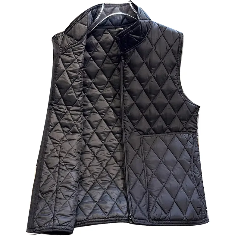 Quilted Stand Collar Vest Close-up 2