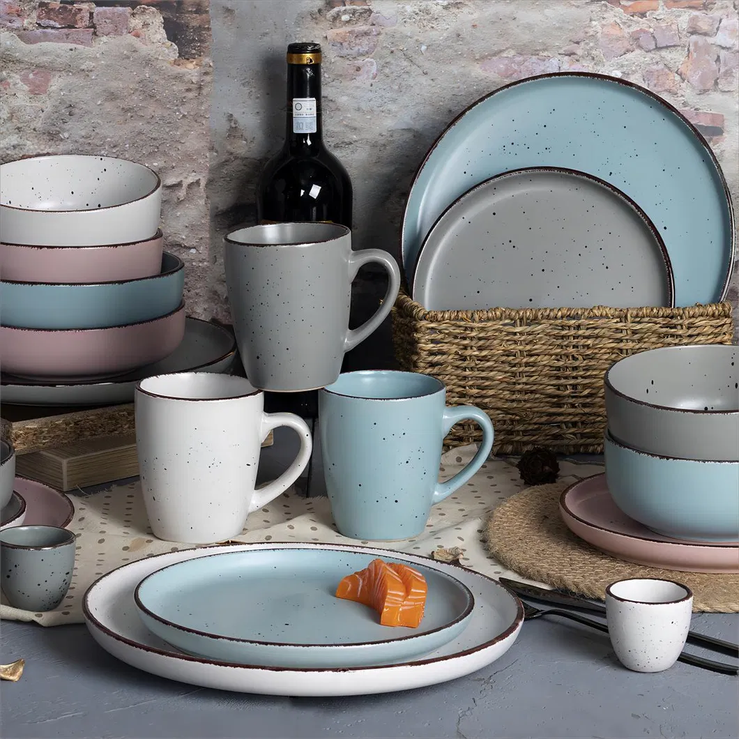 Dinnerware Set Detail