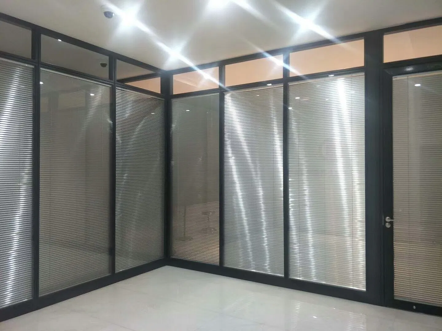 Goometel Office Furniture: Versatile Partition System for Customized Spaces