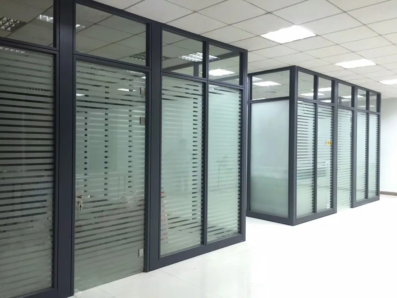 Goometel Office Furniture: Customizable Partition System for Efficient Layouts