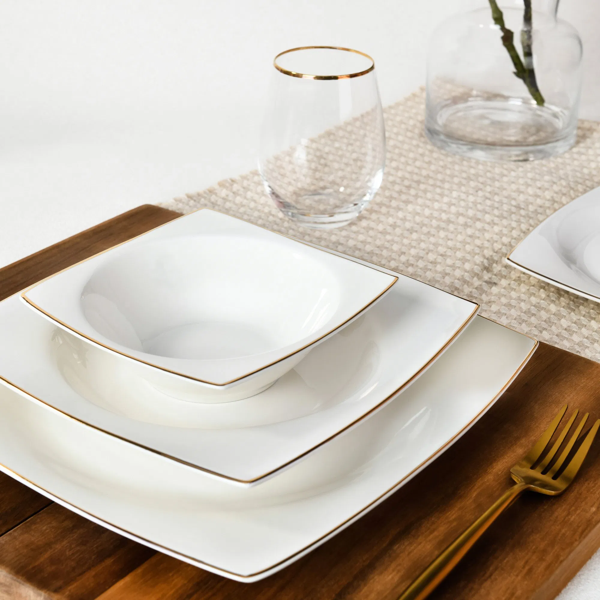 24PCS Best Selling Squar Gold Rim Tableware Plate Ceramic Dinner Set