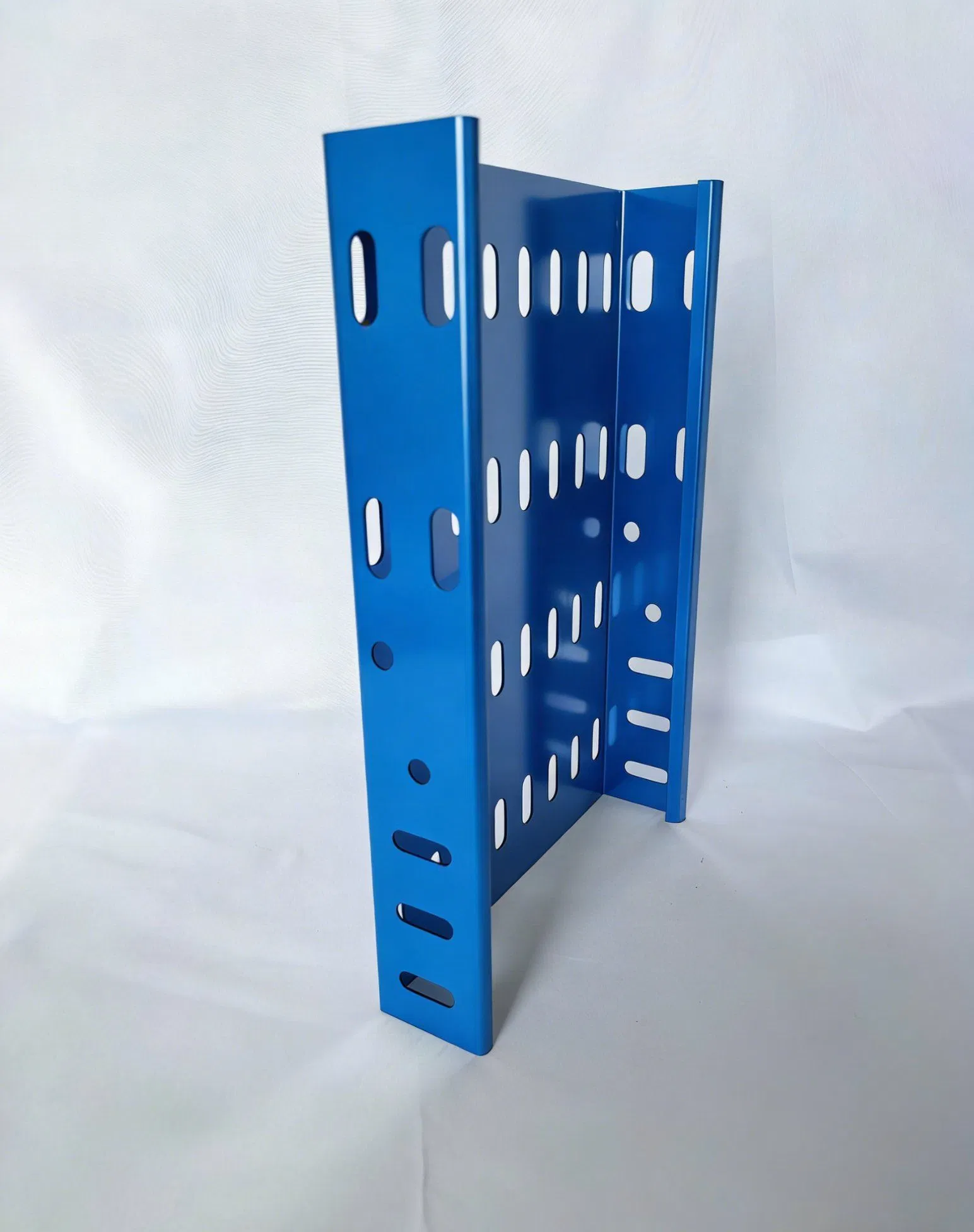 Durable Steel Pallet Cable Tray for Commercial Wiring Solutions