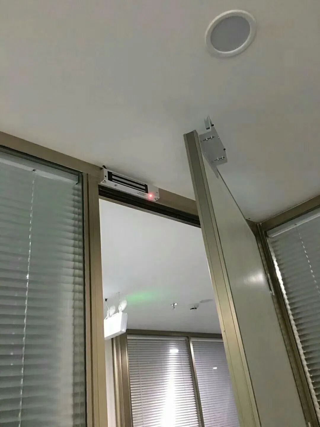 Goometel Office Furniture: Customizable Partition System for Efficient Layouts