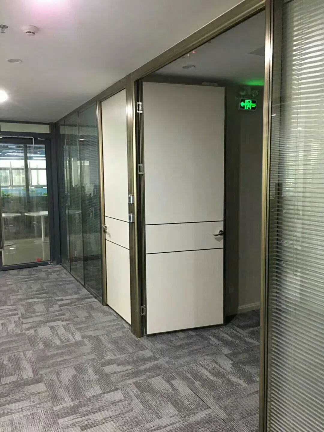 Goometel Office Furniture: Customizable Partition System for Efficient Layouts