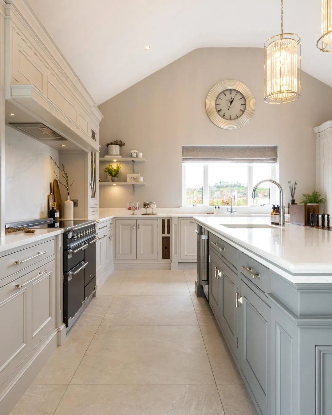 Customized Wardrobe Solutions for a Personalized Home Experience