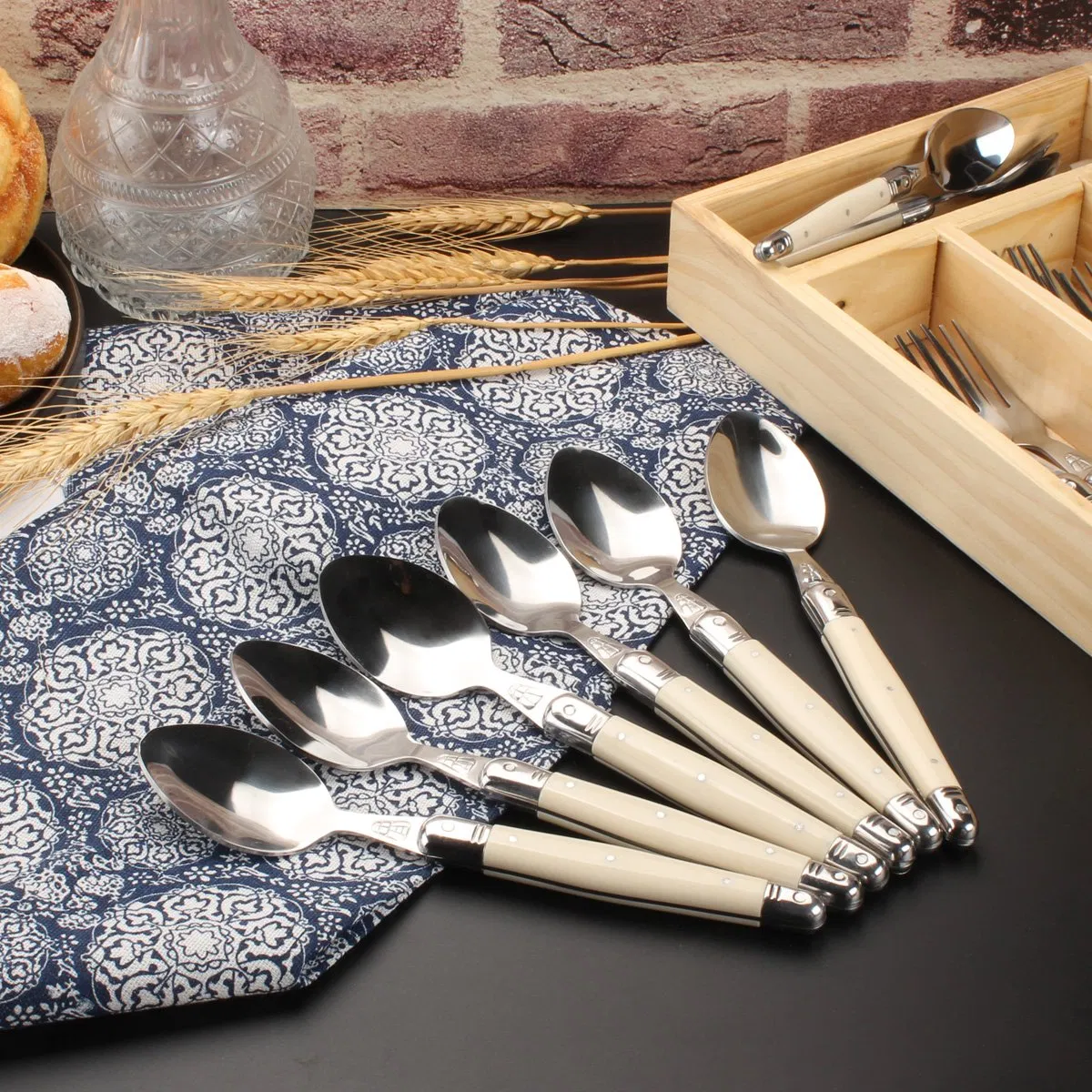 High Quality 4PCS Cutlery Set Tableware Set Steak Knife Fork Spoon Cutlery Set with Stainless Steel and ABS Handle