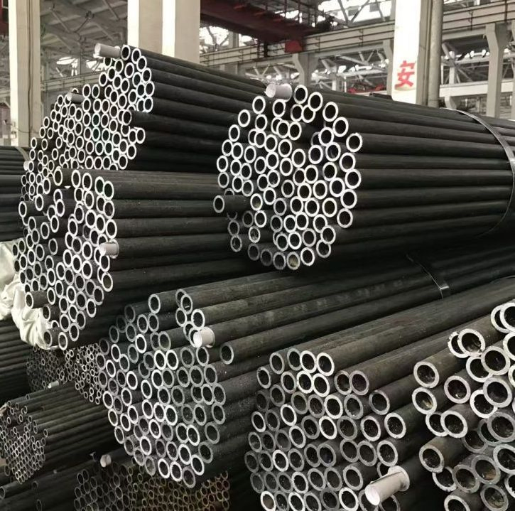 High Pressure Boiler Tube, Customized Color, Durable Steel Pipe Solution