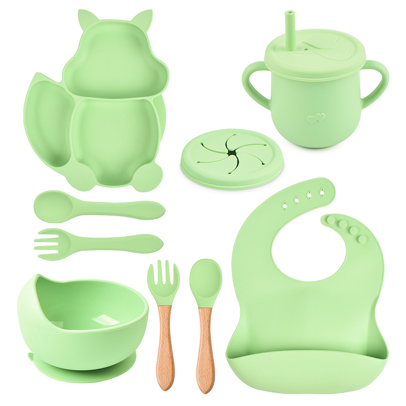 Wholesale 9PCS Silicone Dinner Set Food Grade Kitchen Utensils Training Cup Children Feeding Spoons Suction Bowl Silicone Bibs Baby Feeding Silicone Tableware
