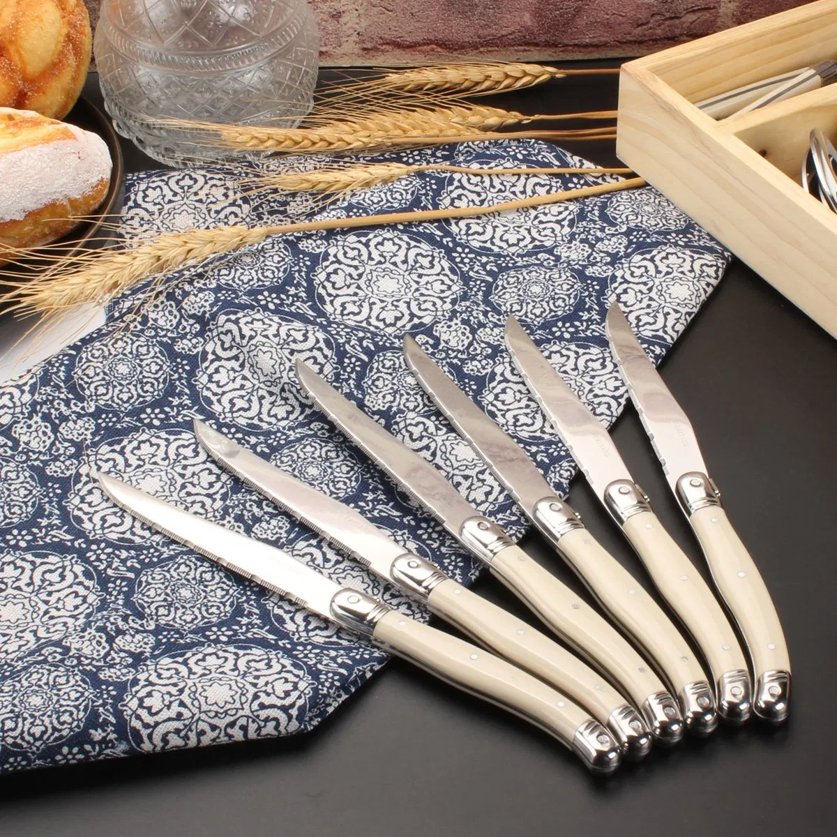 High Quality 4PCS Cutlery Set Tableware Set Steak Knife Fork Spoon Cutlery Set with Stainless Steel and ABS Handle