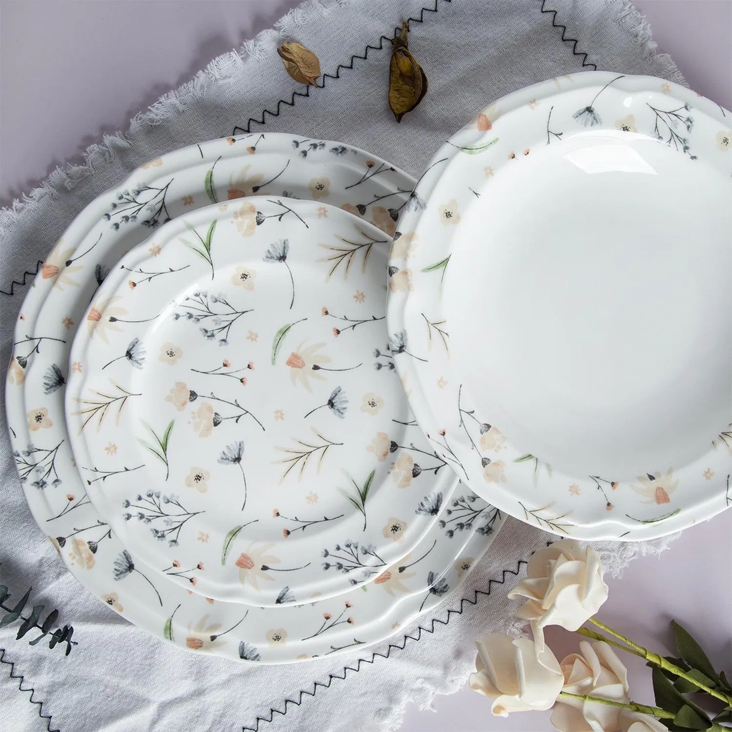 New Design Custom China Porcelain Luxury Floral Printing Ceramic Tableware Dinner Plate Dinnerware Set New Bone China Dinner Set