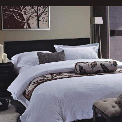 Luxury Textile 100% Cotton Four-Piece Hotel Suite Embroidered Bedding Set 250tc Thread Count Customizable