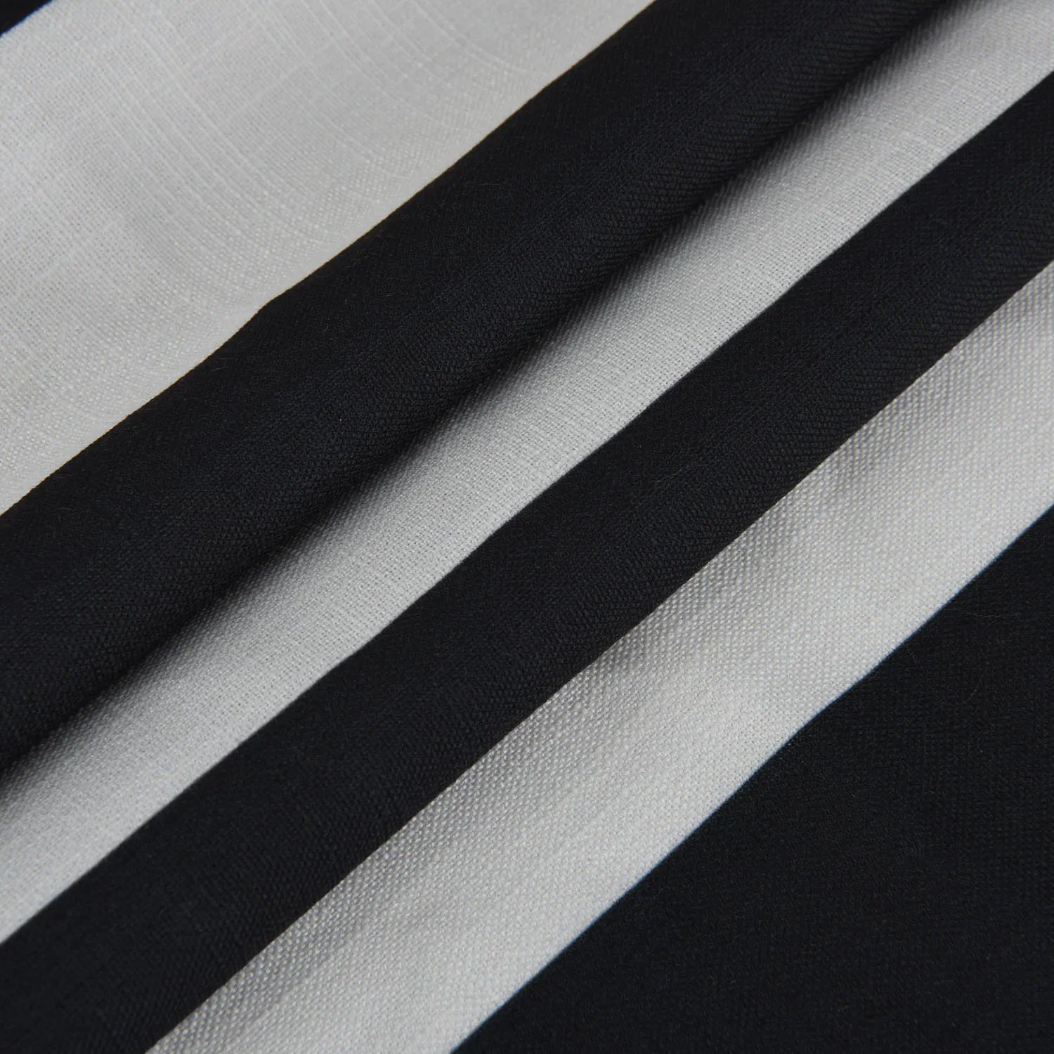 Elegant Black and White Stripe Table Linens for Stylish Dining Experiences