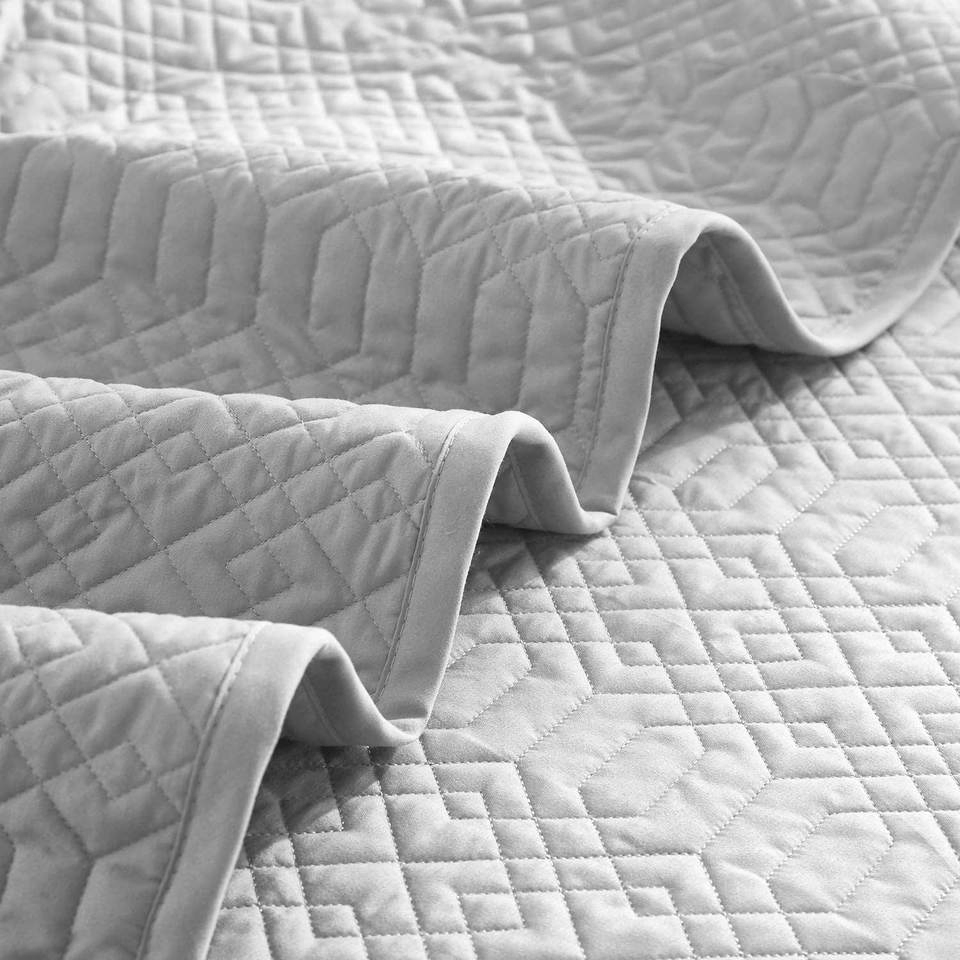 Hot Sale Bedding Set Custom Embroidery Wholesale Hotel Quilts Bedspread Bedding Set