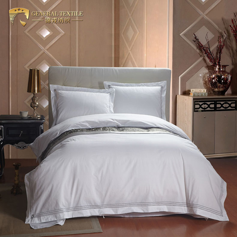 China Factory Wholesale Luxury Embroidered Bedding Set Platinum Home Hotel Bedding