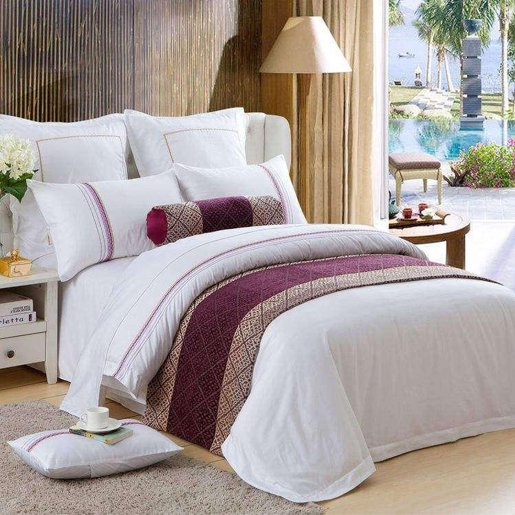 Luxury Textile 100% Cotton Four-Piece Hotel Suite Embroidered Bedding Set 250tc Thread Count Customizable