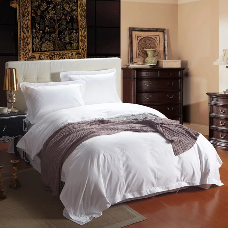 China Factory Wholesale Luxury Embroidered Bedding Set Platinum Home Hotel Bedding