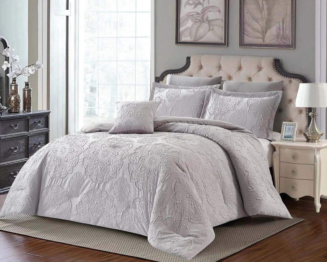 Double Bed Cotton Quilt for Summer Breathable Polyester-Filled Duvet Jacquard Technique Bedding Sets for Hotel Wedding Hospital