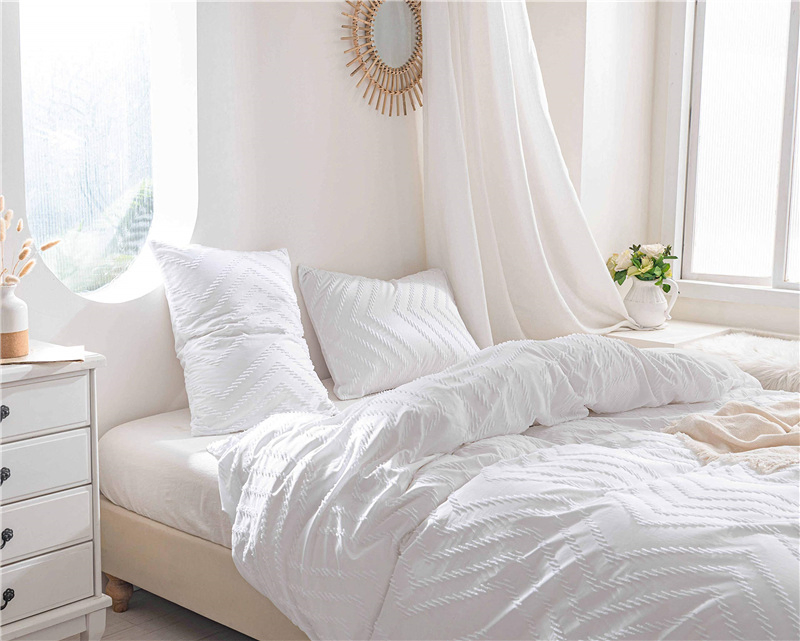 Hotel Bedding 100% Breathable Cotton Casing White Fabric Quilted Double Stitch Duvet Insert Quilts