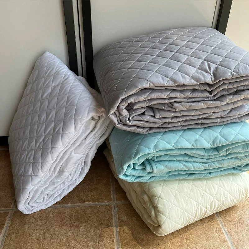 Quilted Waterproof Microfiber Mattress Cover Elastic Style