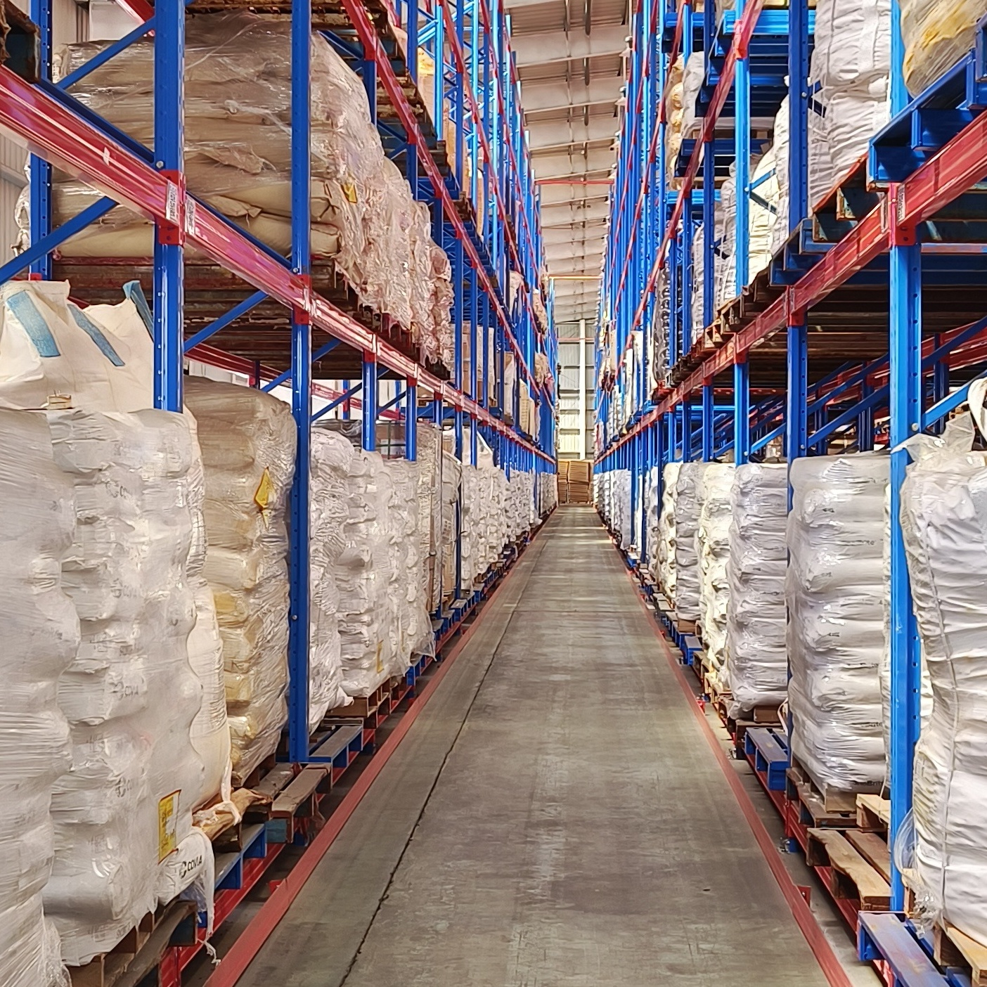 Factory Direct High Capacity Steel 5 Layer VNA Pallet Rack Durable Narrow Aisle Pallet Racking for Industrial Warehouse Storage