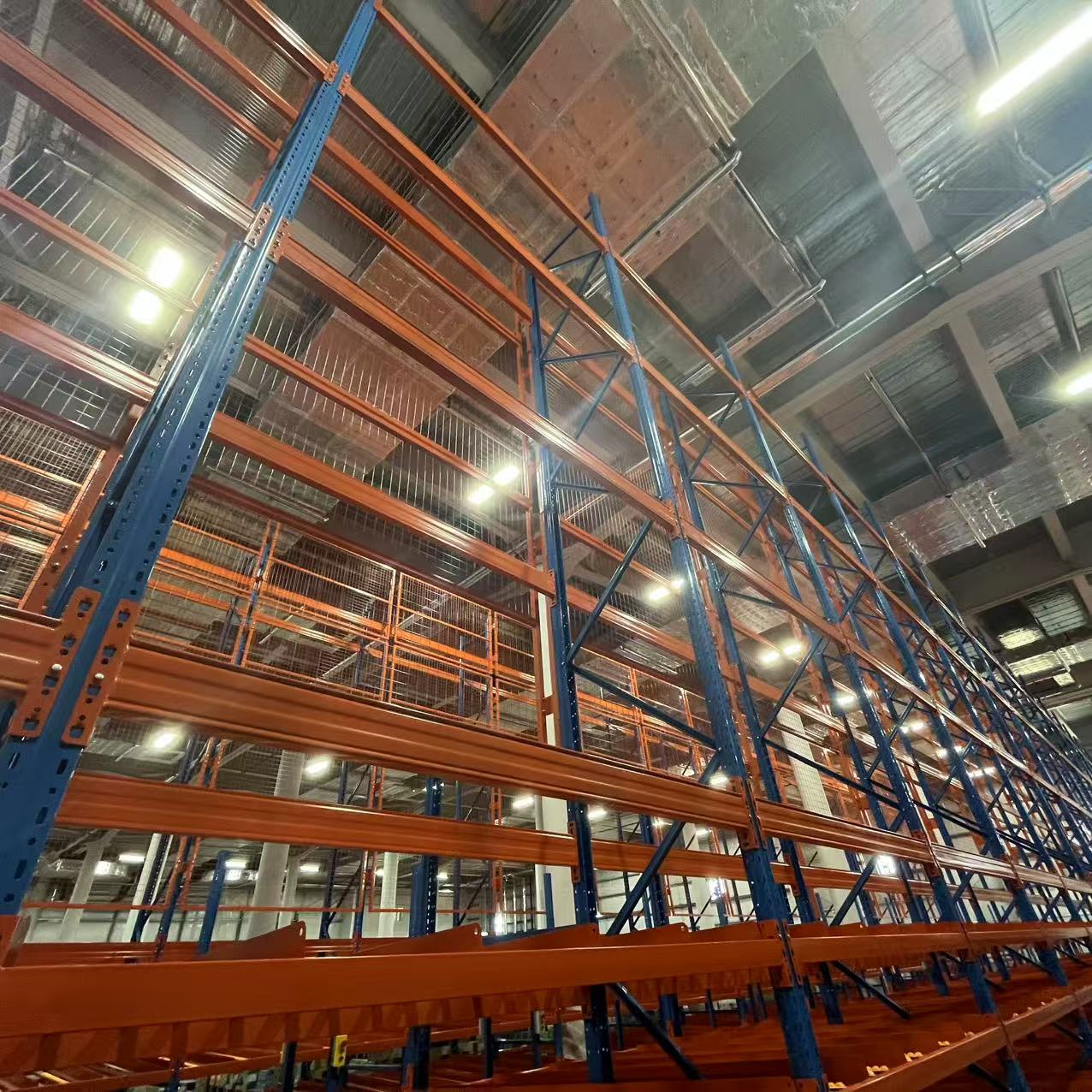 Heavy Duty Durable Gravity Modular Carton Flow Rack Anti-Slip Rollers Adjustable Height ISO Standard Cold Rolled Steel Flow Rack