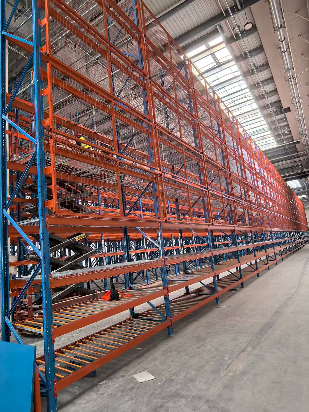 High Duty Durable FIFO Roller Shelf Pallet Flow Rail Gravity Racking Pallet Flow Rack Gravity Live Rack Cold Rolled Steel