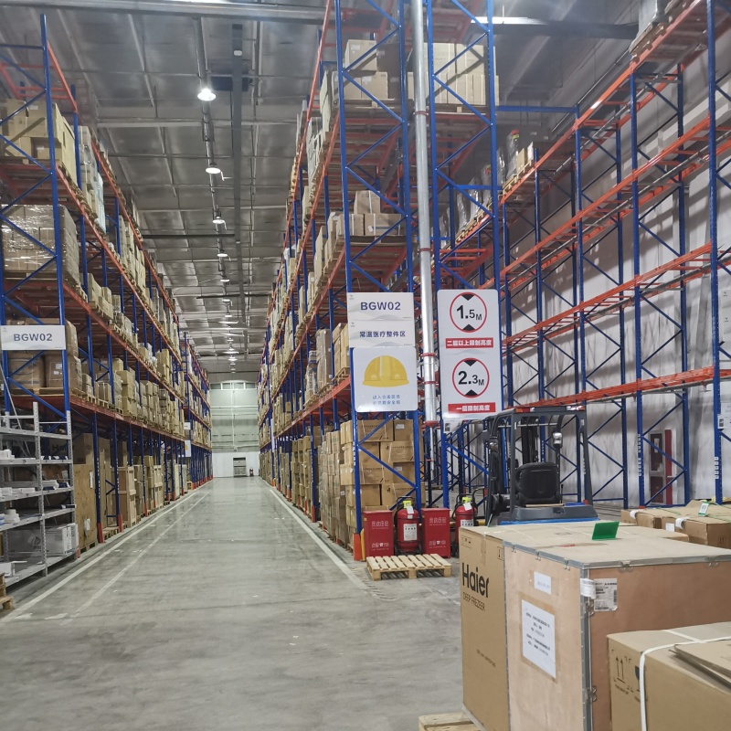 Heavy Duty Selective Teardrop Pallet Rack High Load Capacity for Distribution Center Inventory Management