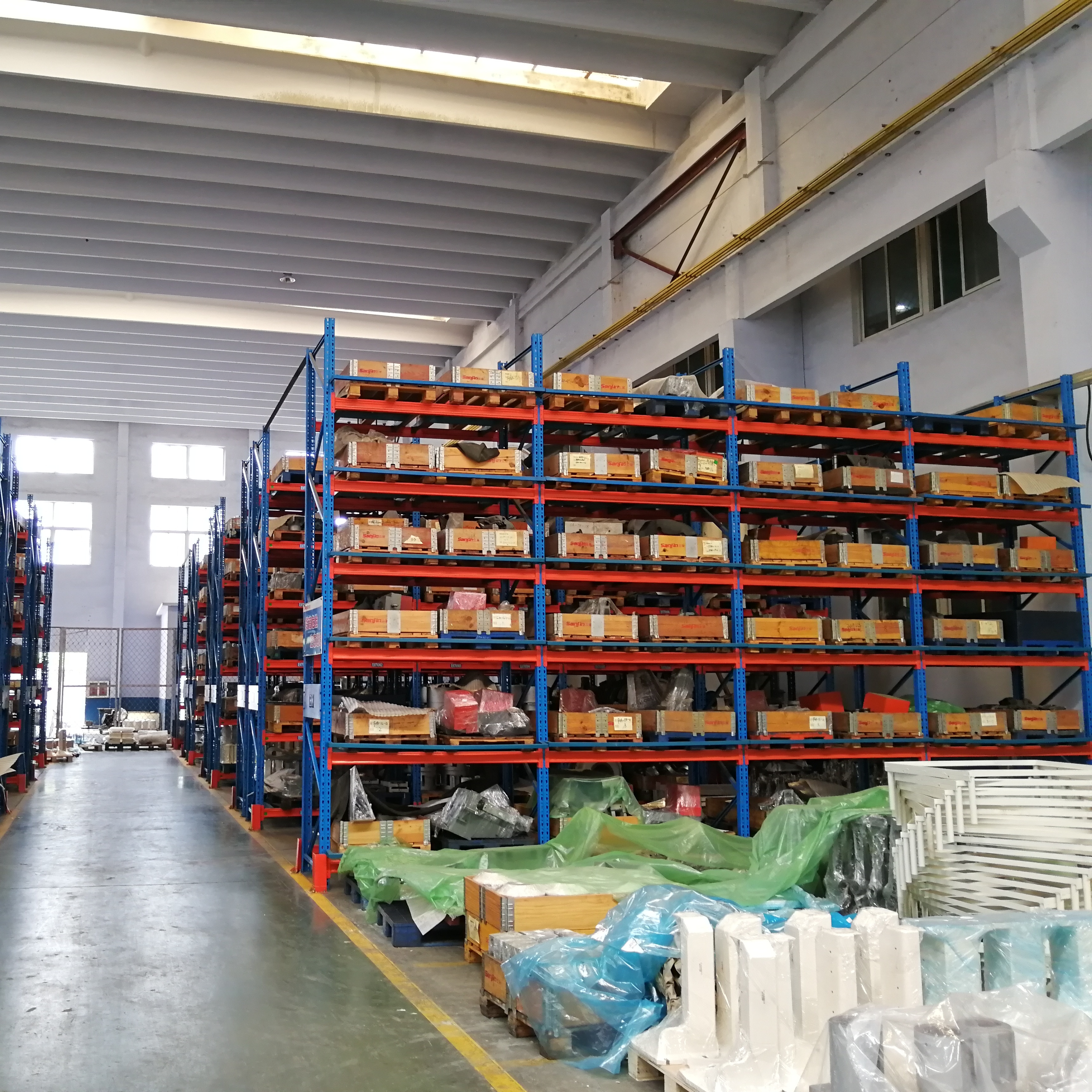 Customizable Teardrop Heavy Duty Pallet Rack System Selective Pallet Racking Metal Shelf High Load Adjustable Warehouse Rack